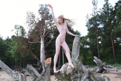 A laugh for all   NakedTeen.photos