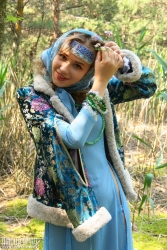 Adorable babe teasing out of doors   NakedTeen.photos