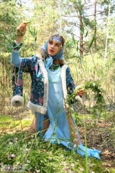 Adorable babe teasing out of doors   NakedTeen.photos