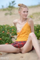 Adorable teen outdoor   NakedTeen.photos