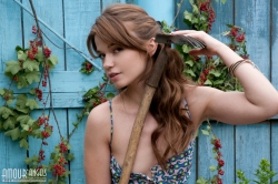 Bare in yard   NakedTeen.photos