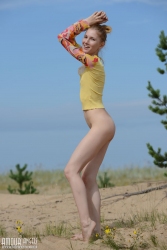 Barren region of pussy   NakedTeen.photos