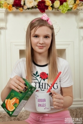 Blonde angel at the flooring   NakedTeen.photos