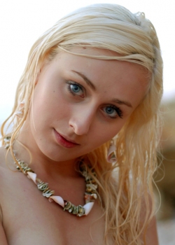 Blue-eyed blonde chick