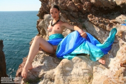 Brunette with a super frame   NakedTeen.photos