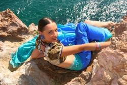 Brunette with a super frame   NakedTeen.photos