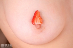 Busty teen hottie   NakedTeen.photos