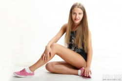 Candy shaved pussy   NakedTeen.photos