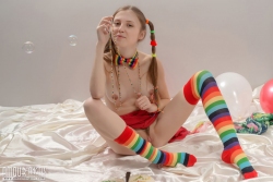 Come style a lollipop   NakedTeen.photos