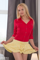 Crown of gold   NakedTeen.photos