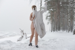 Cutie within the chilly   NakedTeen.photos