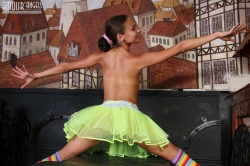 Flexible Angel   NakedTeen.photos