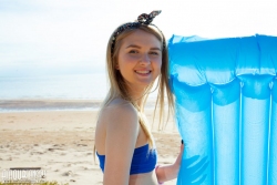 Horny breeze   NakedTeen.photos