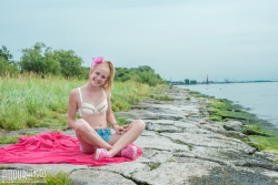 Horny naked model   NakedTeen.photos