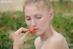 Lovable naked teen   NakedTeen.photos