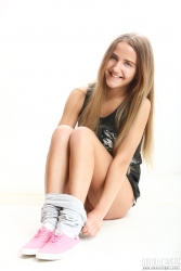 Naughty shaved cunt   NakedTeen.photos