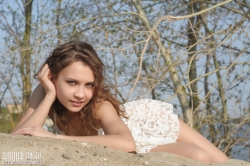 Nude model on sand dune   NakedTeen.photos