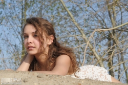 Nude model on sand dune   NakedTeen.photos