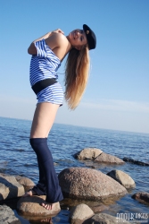 Posing outdoor   NakedTeen.photos