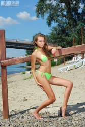 Scorching bikini girl   NakedTeen.photos
