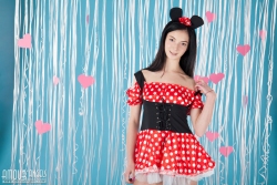 Sexy nude model   NakedTeen.photos