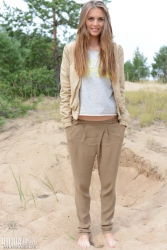 Sizzling good looks undressing   NakedTeen.photos