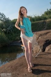 Solo a laugh   NakedTeen.photos