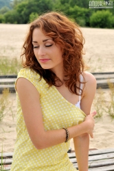 Teenager hottie stripping   NakedTeen.photos