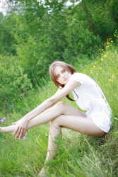 Teenager Poses Outside   NakedTeen.photos
