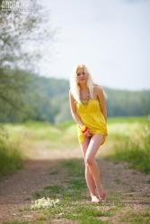 Teenager strips open air   NakedTeen.photos