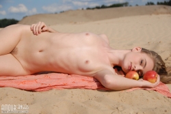 Youngster displays her frame   NakedTeen.photos