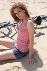 Yummy nude girl   NakedTeen.photos